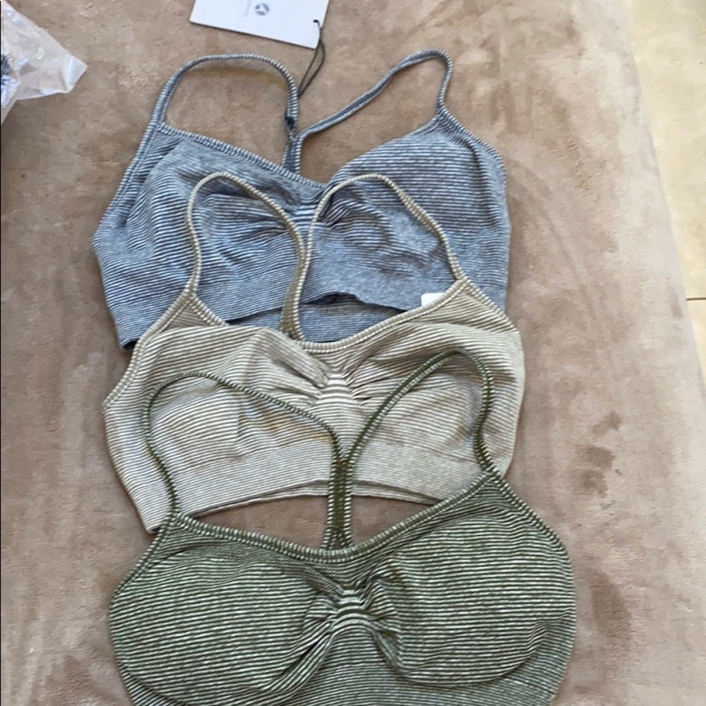 COPY - Bundle of sports bra 2 tone stripes 5x100$ - Picture 9 of 17